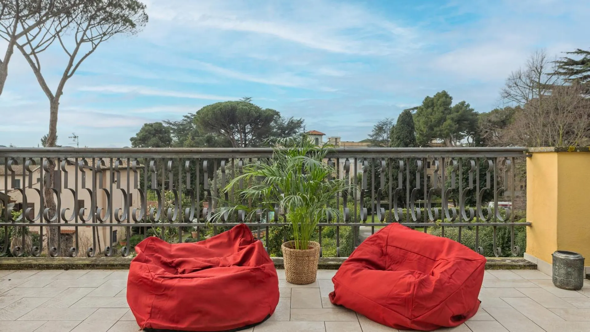 The Poolside House - New 2 Bedroom Apartment With Terrace Rom Italien