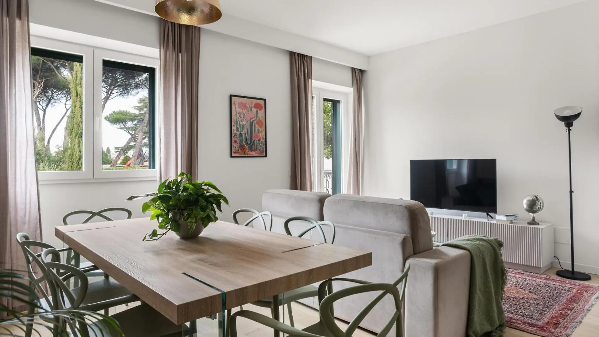 The Poolside House - New 2 Bedroom Apartment With Terrace Rom