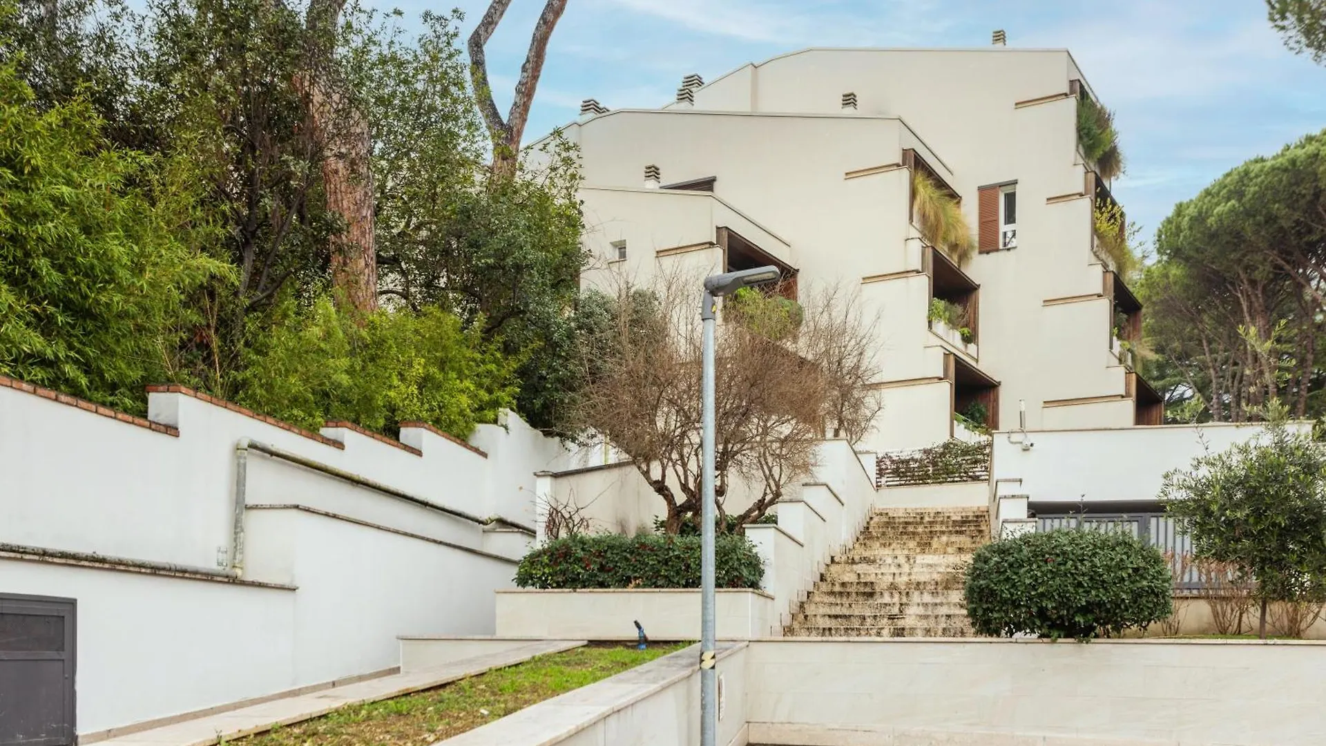 The Poolside House - New 2 Bedroom Apartment With Terrace Rom