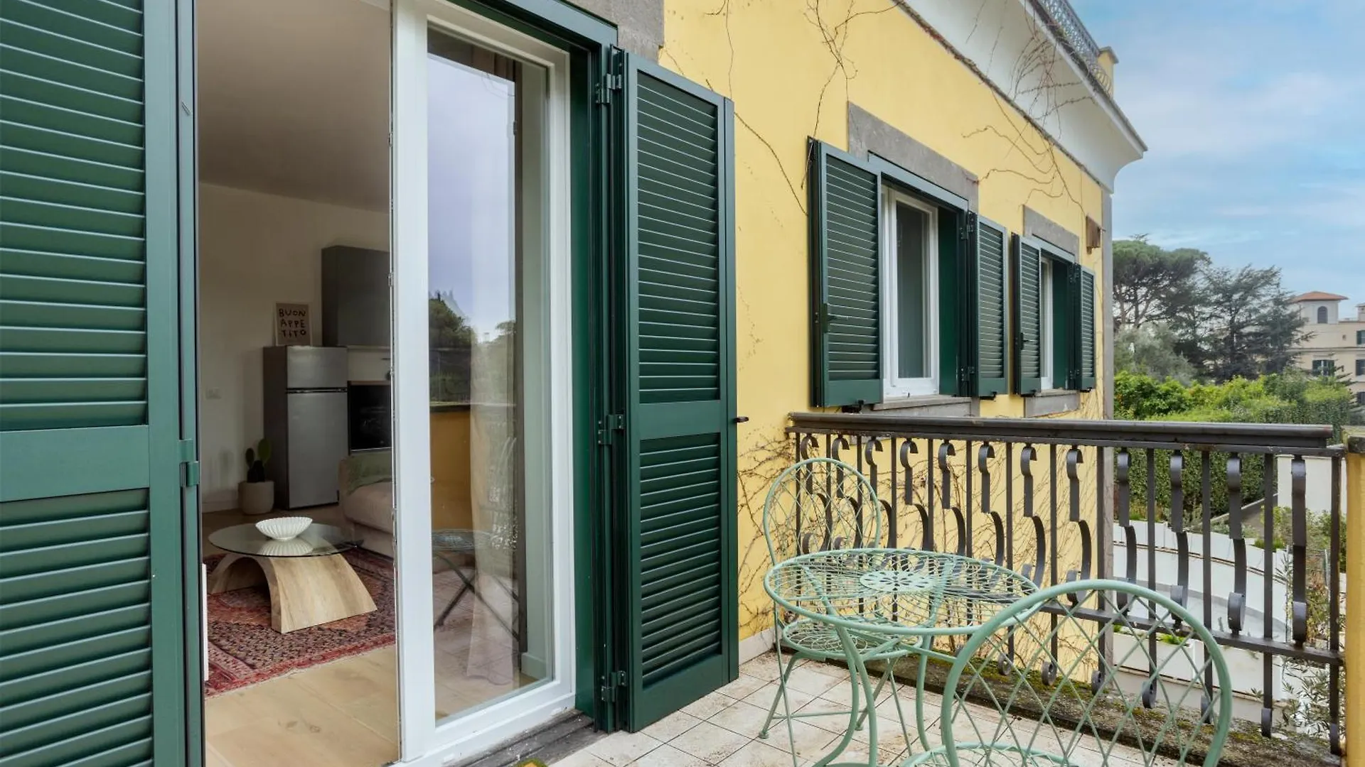 The Poolside House - New 2 Bedroom Apartment With Terrace Rom 0*,  Italien