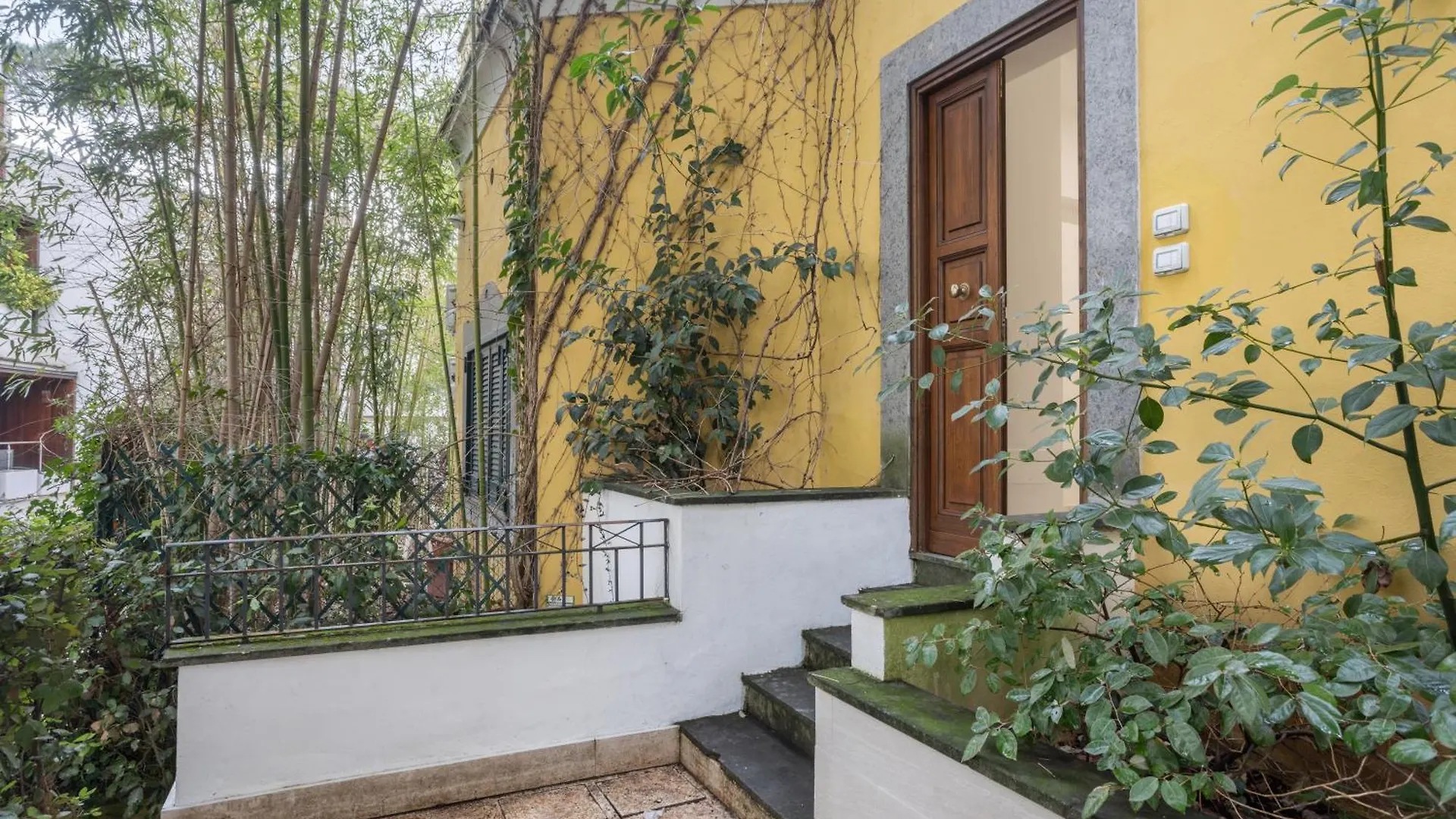 The Poolside House - New 2 Bedroom Apartment With Terrace Rom Italien